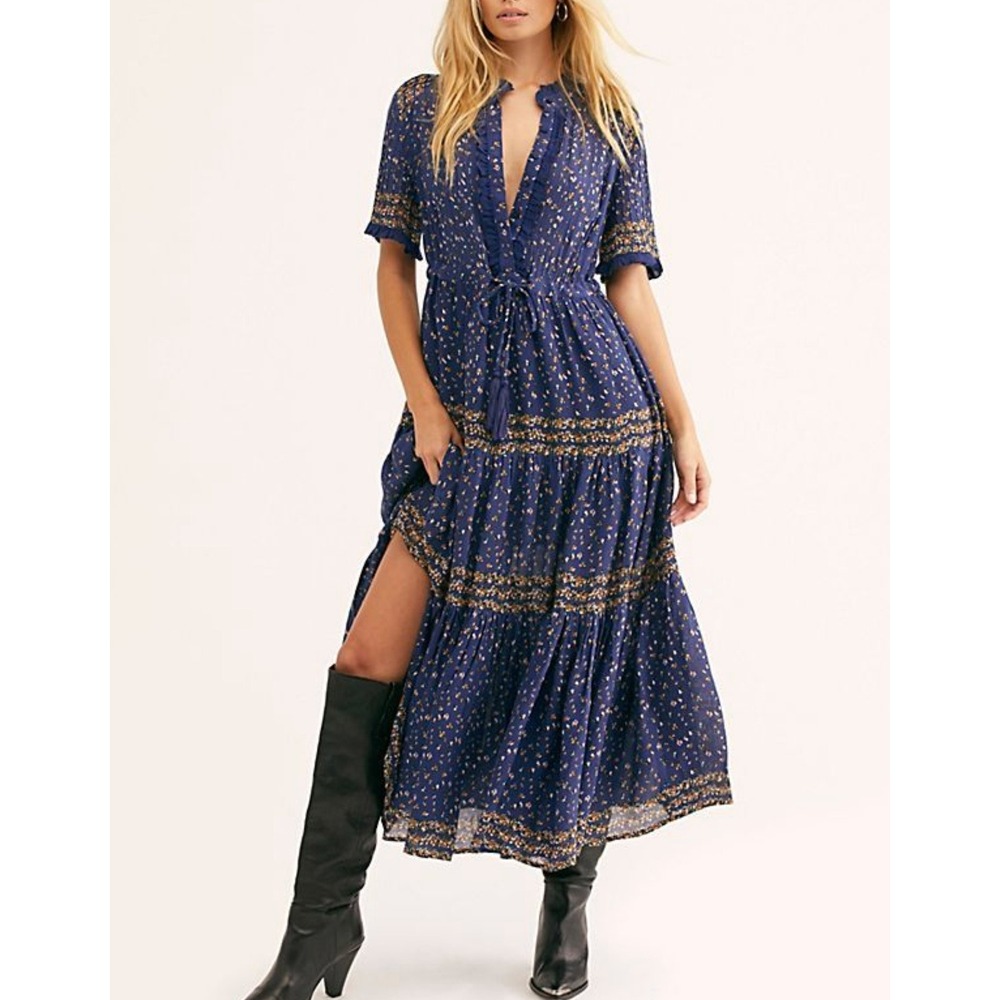 Free People Dress in Navy Floral Size Large